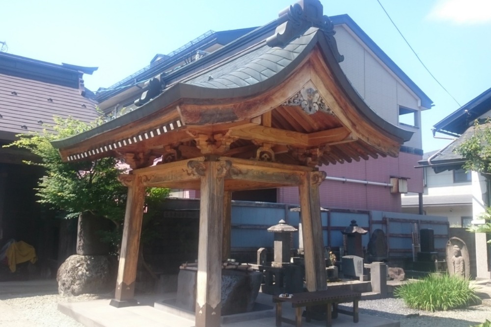 梵行寺手水舎木部塗装 Before